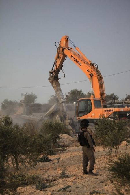 الاحتلال يهدم 3 منازل في الخليل والقدس بزعم البناء الغير مرخص